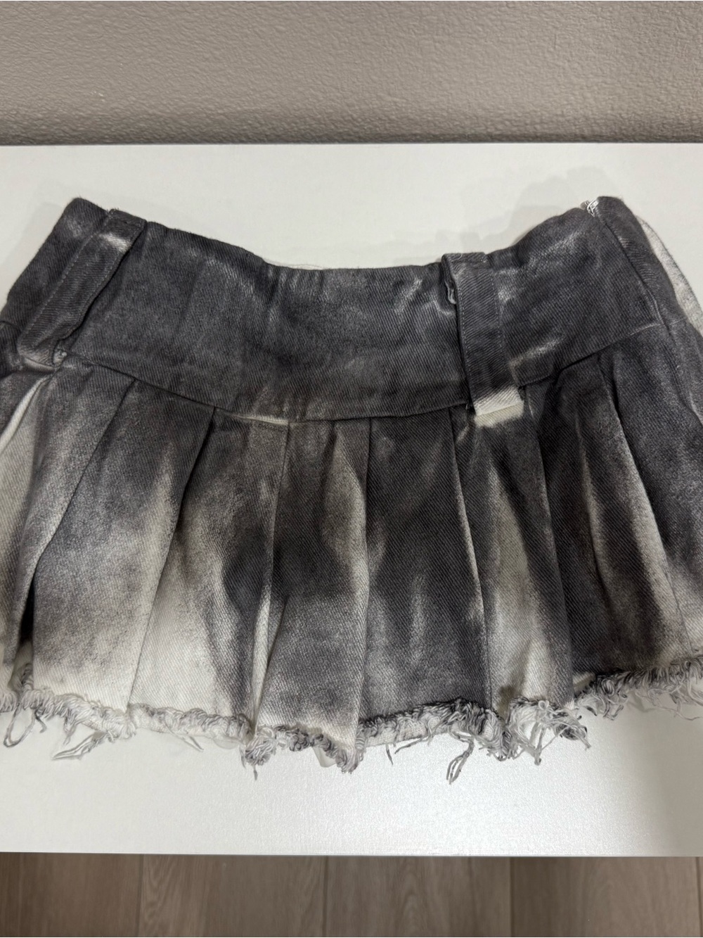 Women’s Black Tie-Dye Pleated Mini Skirt